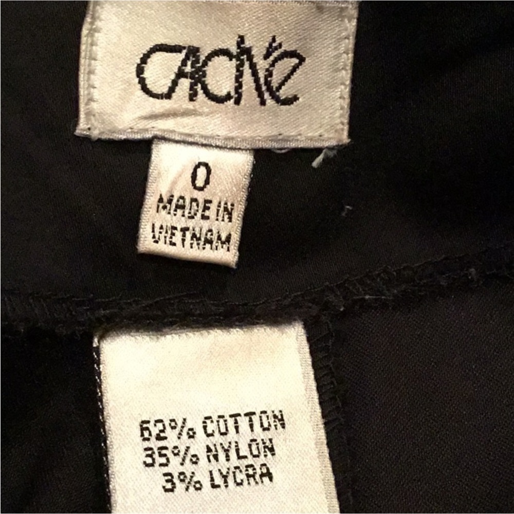 Cache Vintage Black Cropped Pants w/ Beautiful Embroidery - Picture 6 of 6